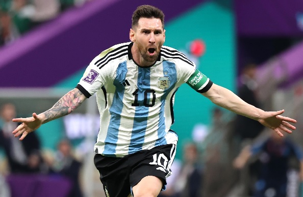 Lionel Messi Scores Free Kick Winner As Argentina Beat Ecuador In First