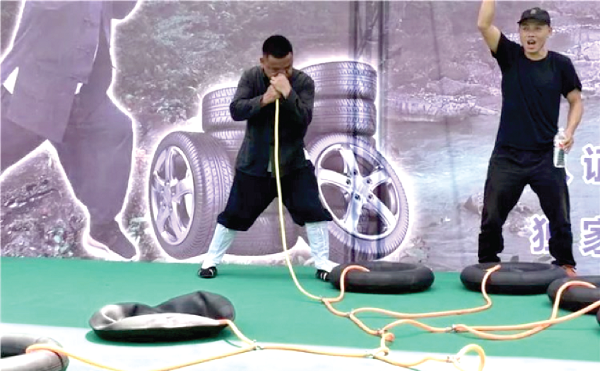 Mr Feihu used one of his nostrils to push air into 12 tyre tubes at the same time.  