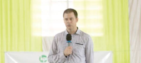 Mr Jeffrey Coffin —  Regional Manager, KP Consulting, West Africa, addressing the participants