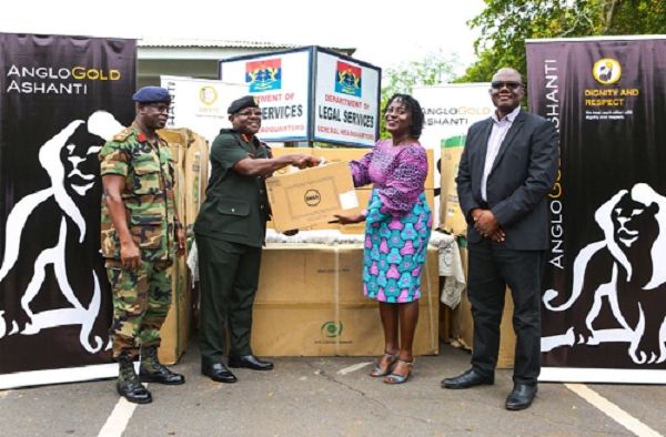 Mrs Juliet Manteaw-Kutin, Head of Legal and Corporate Affairs, AngloGold Ashanti, presenting some items to the Department of Legal Services