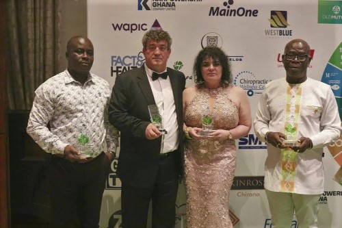 Mr Adriano Sobriera (2nd left) joined by other management members to display their awards