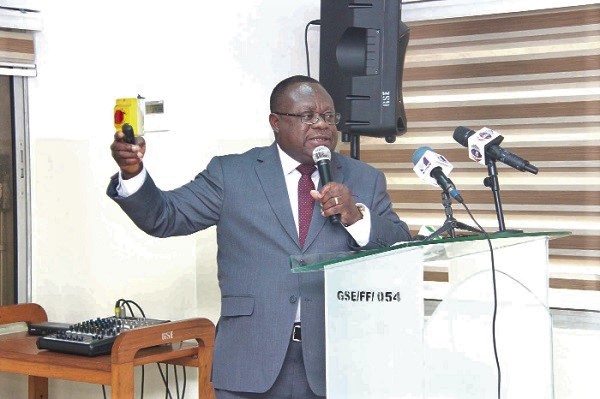 Mr Ekow Afedzie, Managing Director, Ghana Stock Exchange, addressing the news conference in Accra