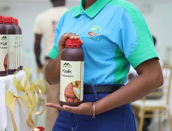 Participants in the launch of the Kelik Potassium in Kumasi  displaying the product