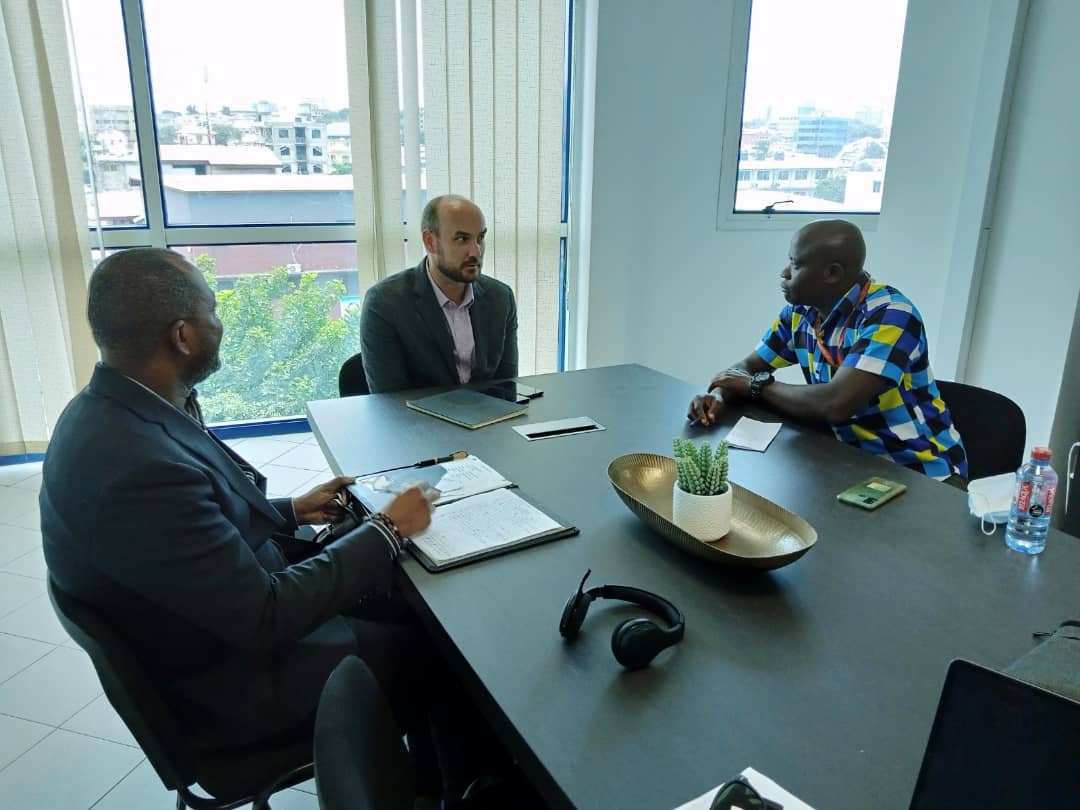 (L-R) West Africa coordinator of Fair Trade Outsourcing, Ebi Alfred Yankson; Ben Kogus, Vice President of Global Operations at Fair Trade talking to Graphic Online's Kwame Larweh