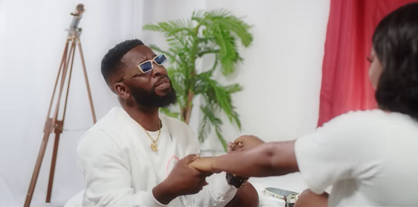 Bisa Kdei features Kidi romantic song &quot;Love You&quot;