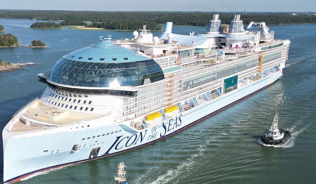 World's Largest Cruise Ship Sets Sail For The First Time In Initial Sea ...