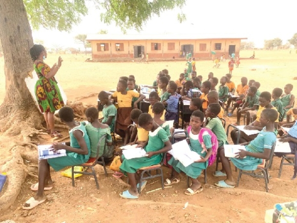Amenga-Etego Primary School near collapse; Community raises funds to reconstruct new block