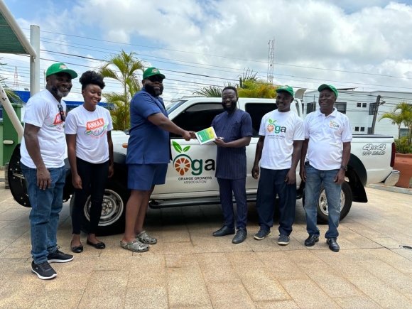 ANKAA Tropical Oranges donates pickup to Orange Growers Association