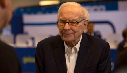 Warren Buffett: Why billionaire is giving away billions instead of leaving it to his children