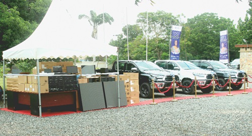 Some vehicles and equipment that were presented to GMET