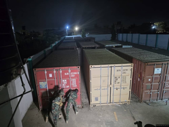 National Security has made a huge bust, seizing a large, unspecified amount of US dollars and Ghana cedis, including counterfeits, hidden in twelve 20ft shipping containers.