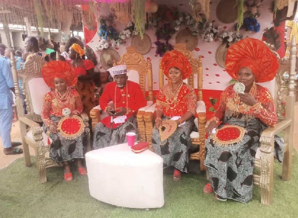 Man marries 3 women same day, pledges to father 32 children