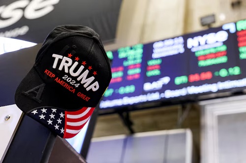 A view shows a hat in support of Republican Donald Trump, after he won the U.S. presidential election, at the New York Stock Exchange (NYSE) in New York City, U.S., November 6, 2024. REUTERS/Andrew Kelly/File Photo