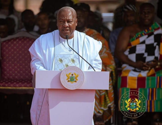 Mahama Appeals to Asantehene for Help in Tackling Ghana's Economic Woes