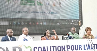 • Tidjane Thiam (2nd from right), Ivorian opposition leader, and Simone Ehivet Gbagbo, former First Lady  (3rd from left), with other members of the coalition